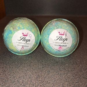 Bubbly Belle bathbomb 💕💛have rings inside💛💕